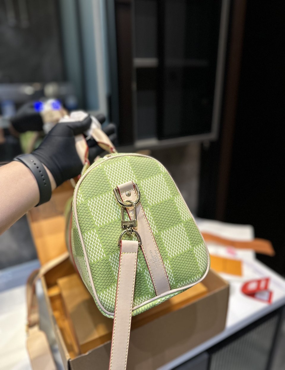 Louis Vuitton Keepall Bandouli Re Damier Canvas Green 35Cm N40671 view 6