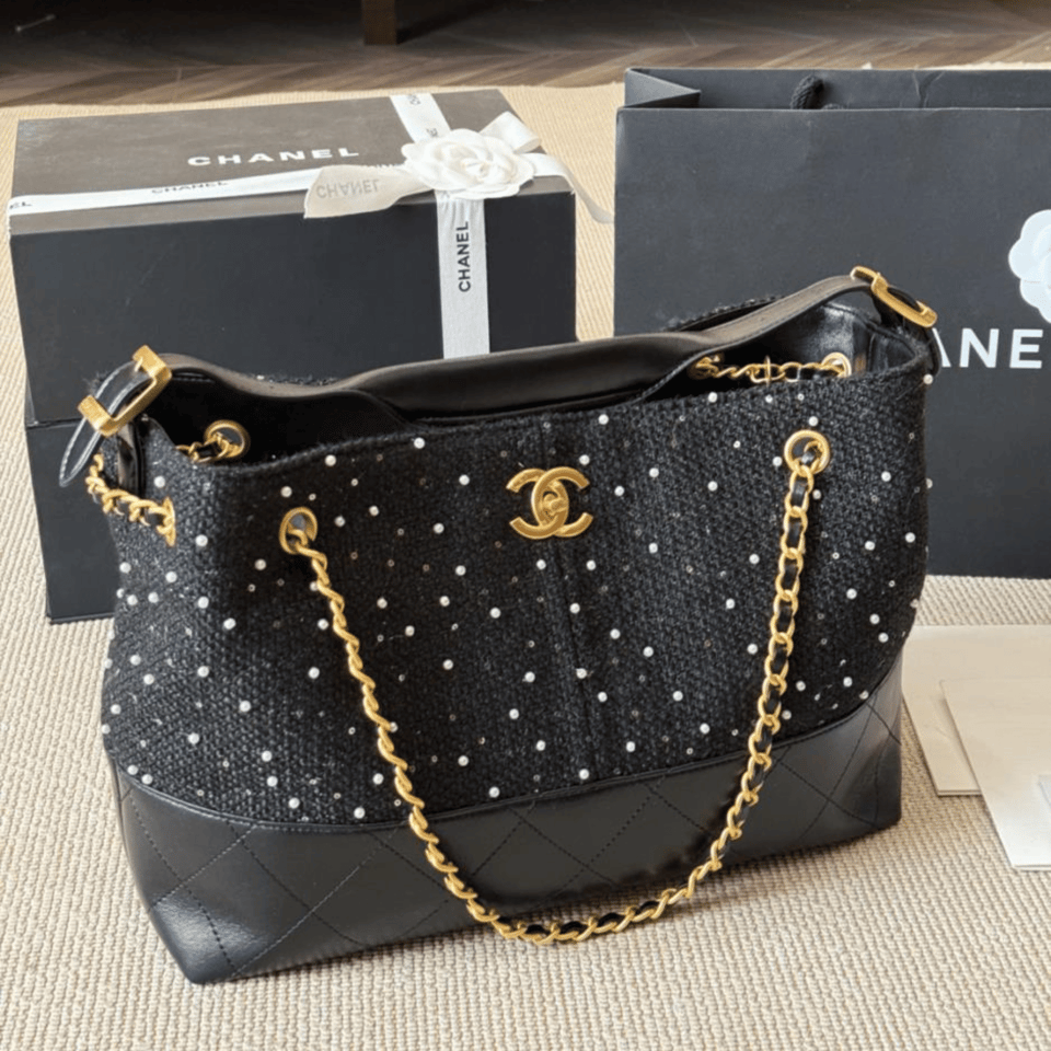 Chanel Bucket Style Hobo Bag 35cm/13.8in view 10