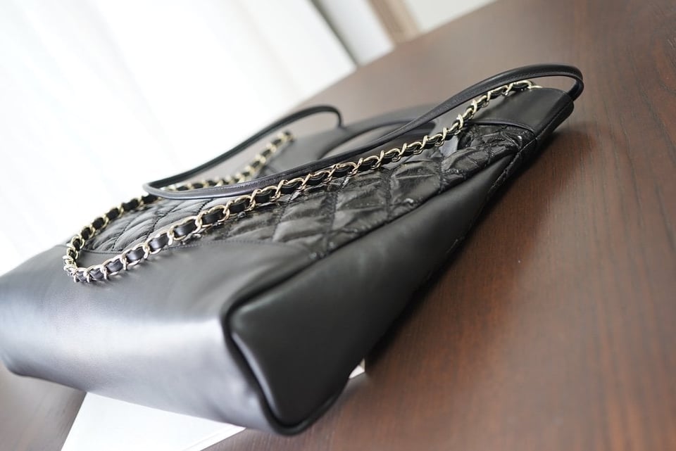 Chanel Vintage Quilted Chain Handle Bag Black 39Cm/15.3in view 7