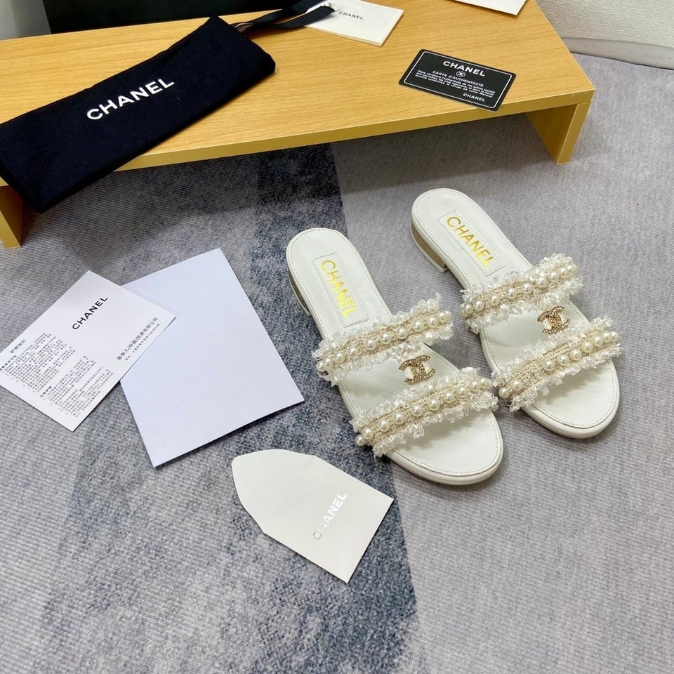 Chanel Mule Slippers Pearl Tweed White view 10