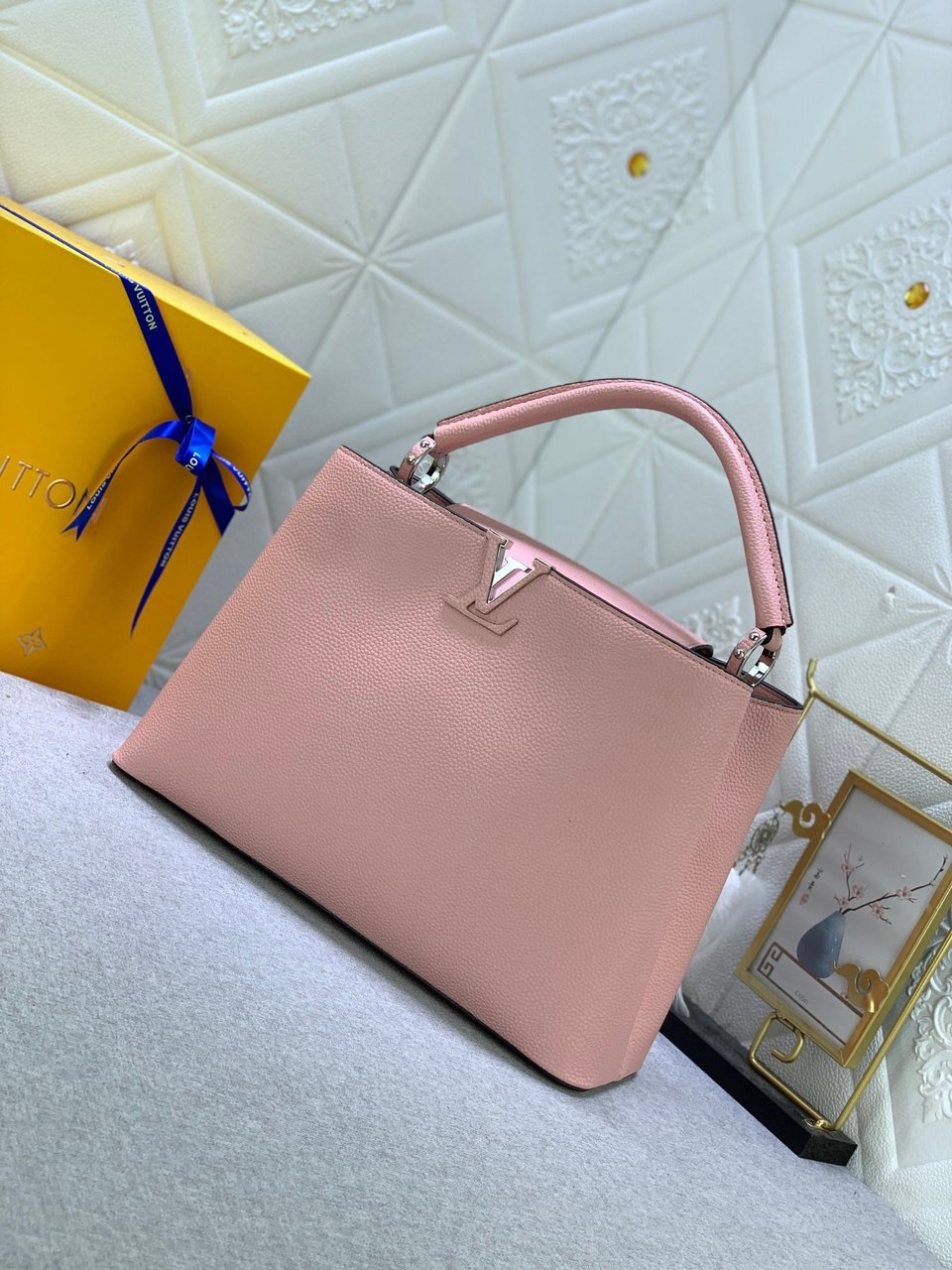 Louis Vuitton Capucines Mm Pink view 6