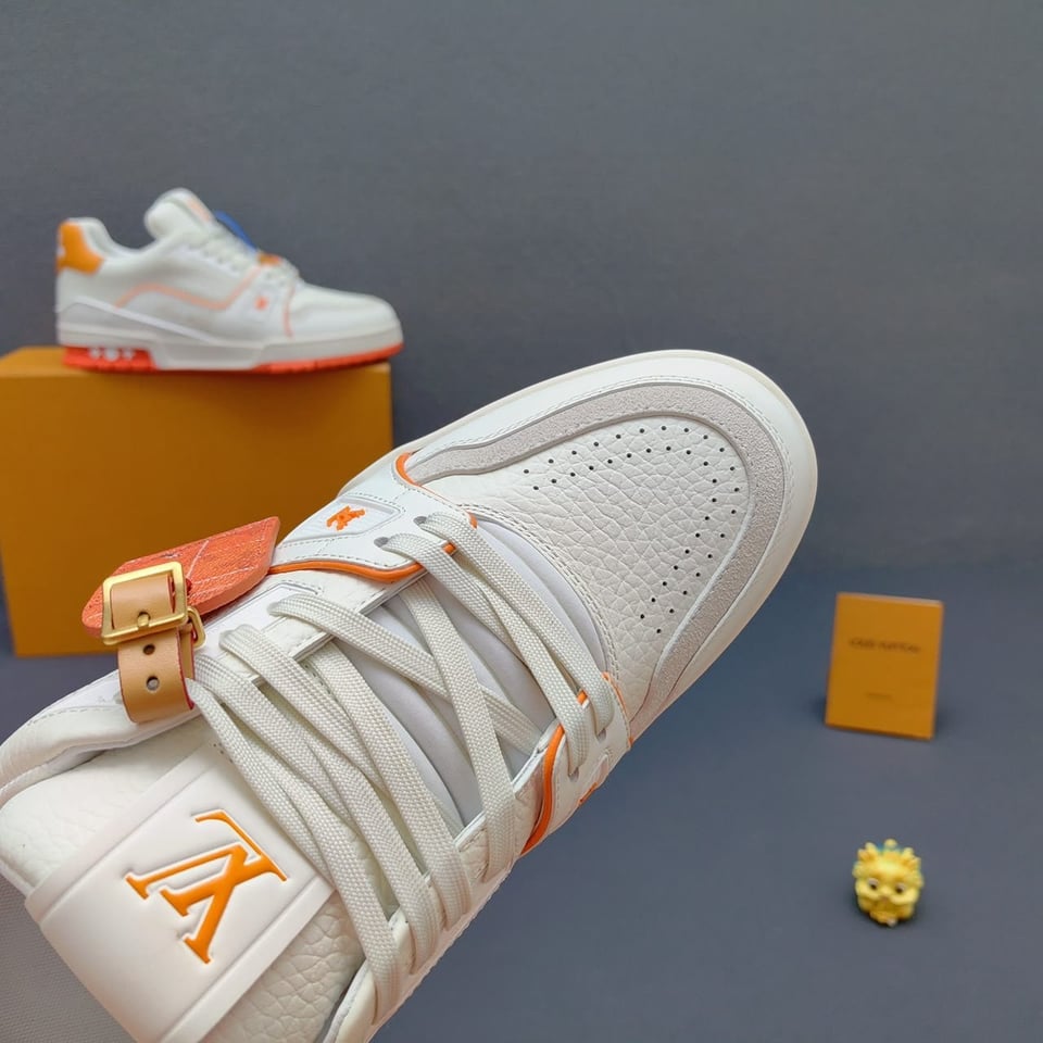 Louis Vuitton Trainer Sneakers Orange Calfskin With Grain 1AKRBI view 11