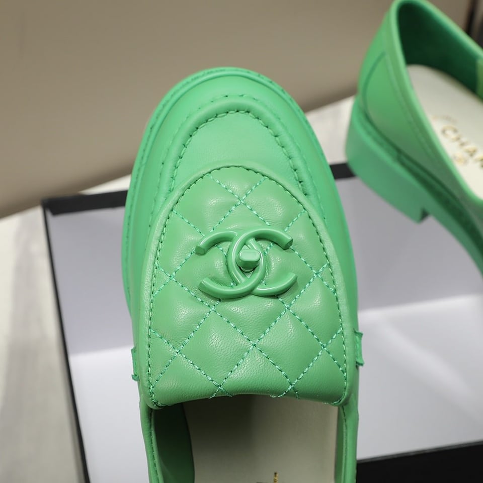 Chanel Cc Nib Turnlock Moccasins Flat Loafers Green view 9