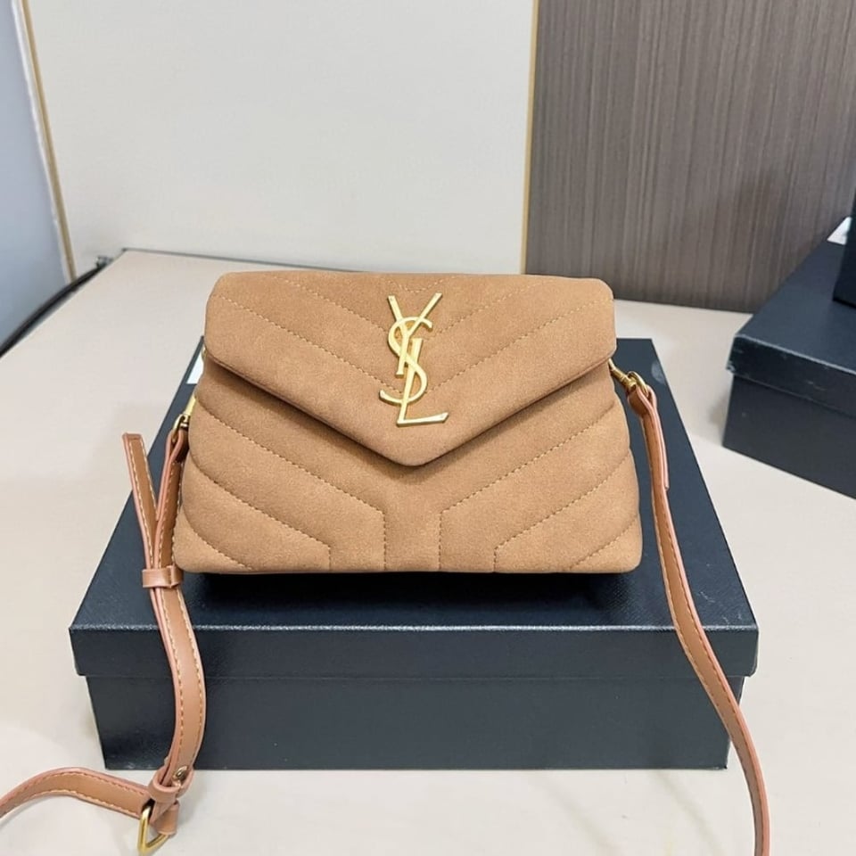 Saint Laurent Loulou Small Shoulder Bag In Suede 22Cm view 3