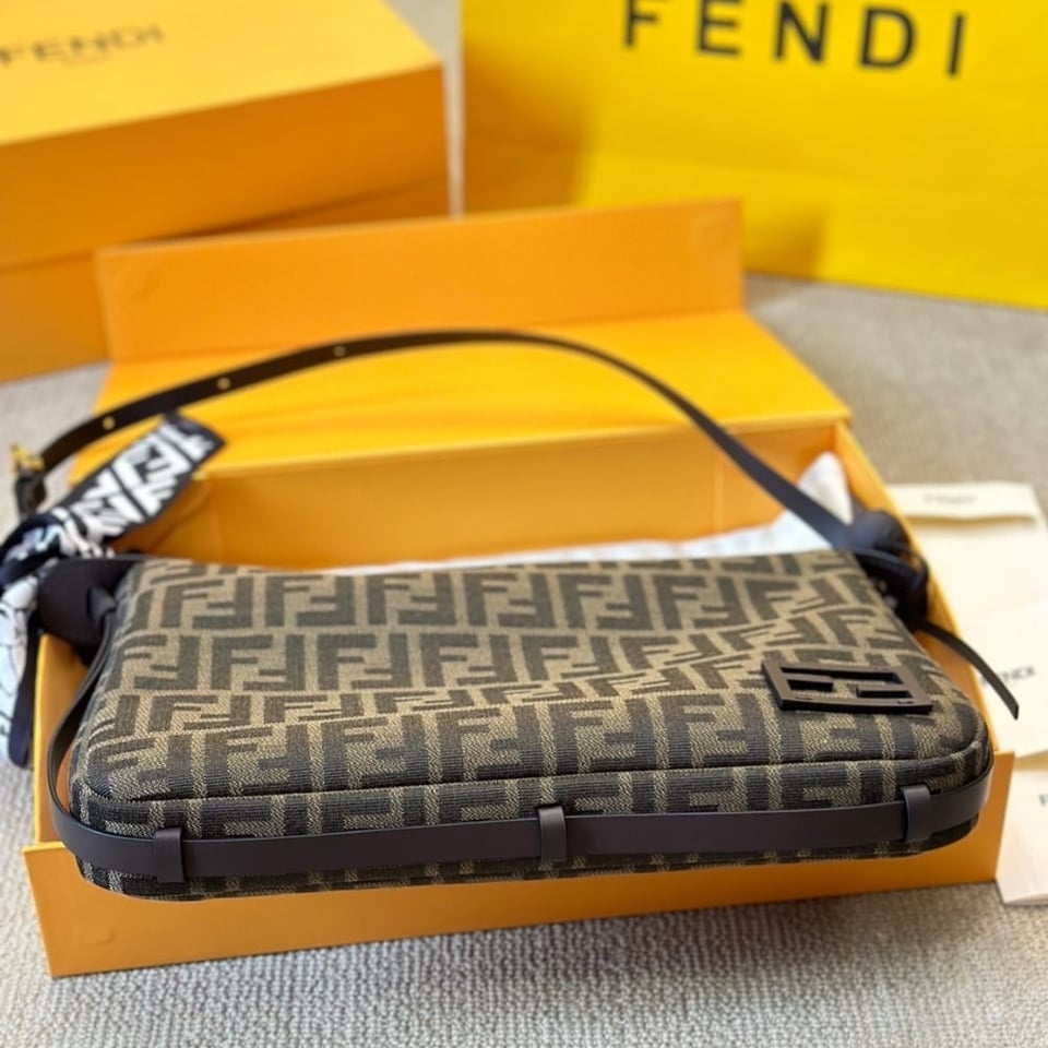 Fendi Simply Fendi Medium Brown Ff Jacquard Fabric Bag 25Cm view 4