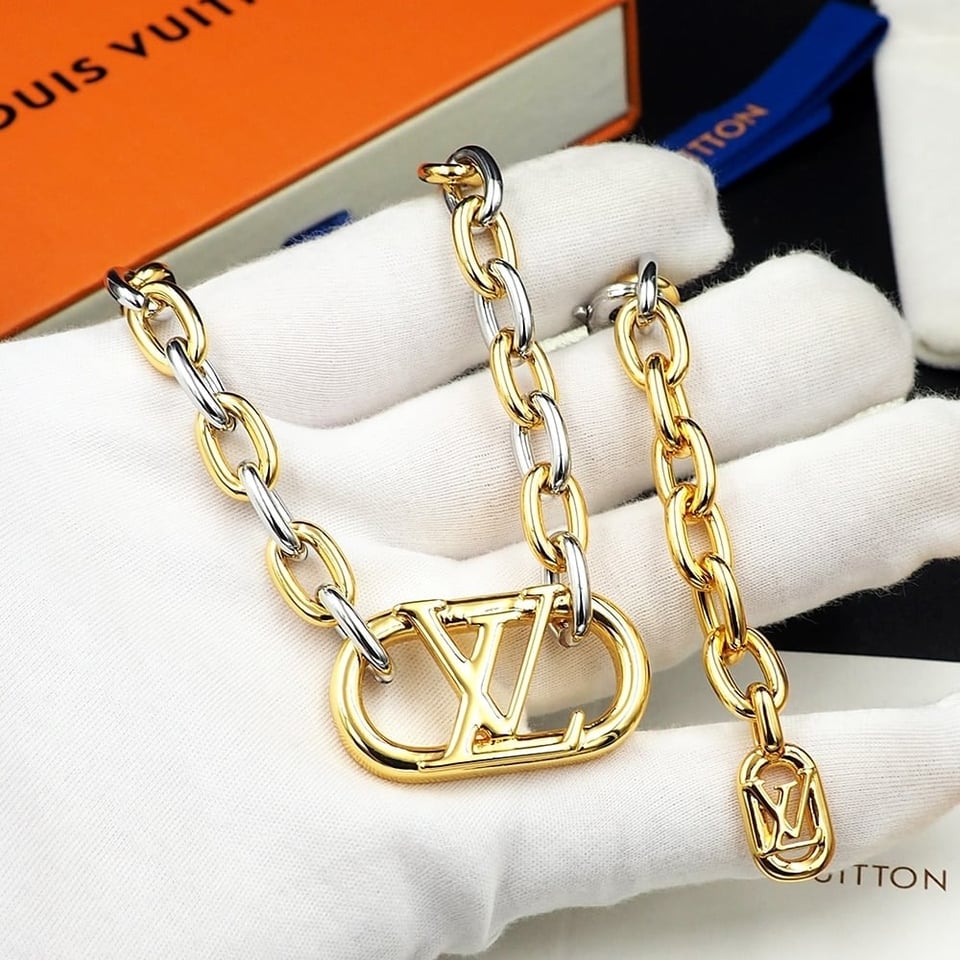 Louis Vuitton Everyday Chain Lv Necklace Gold And Silver view 7