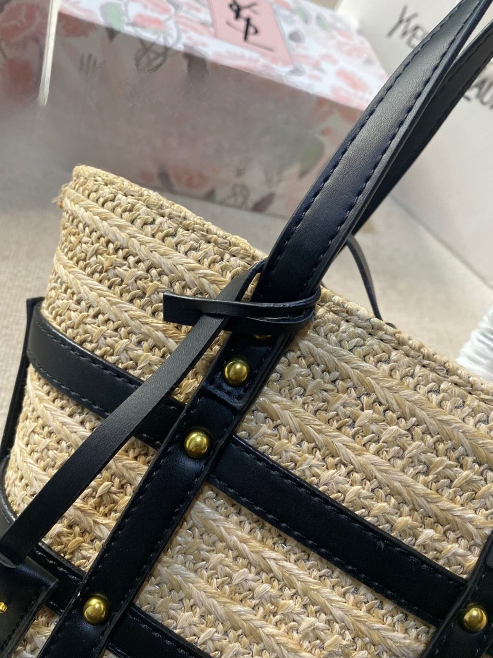 Saint Laurent Medium Panier Harness Raffia Tote Beige 17Cm view 8