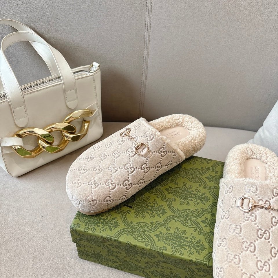 Gucci Women’S Horsebit Mule Gg Suede Natural view 5
