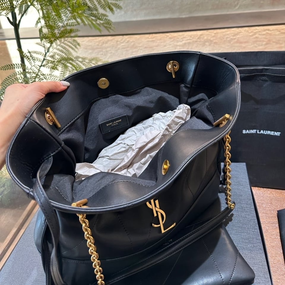 Saint Laurent Jamie 4 3 Shopping In Black 34Cm view 5