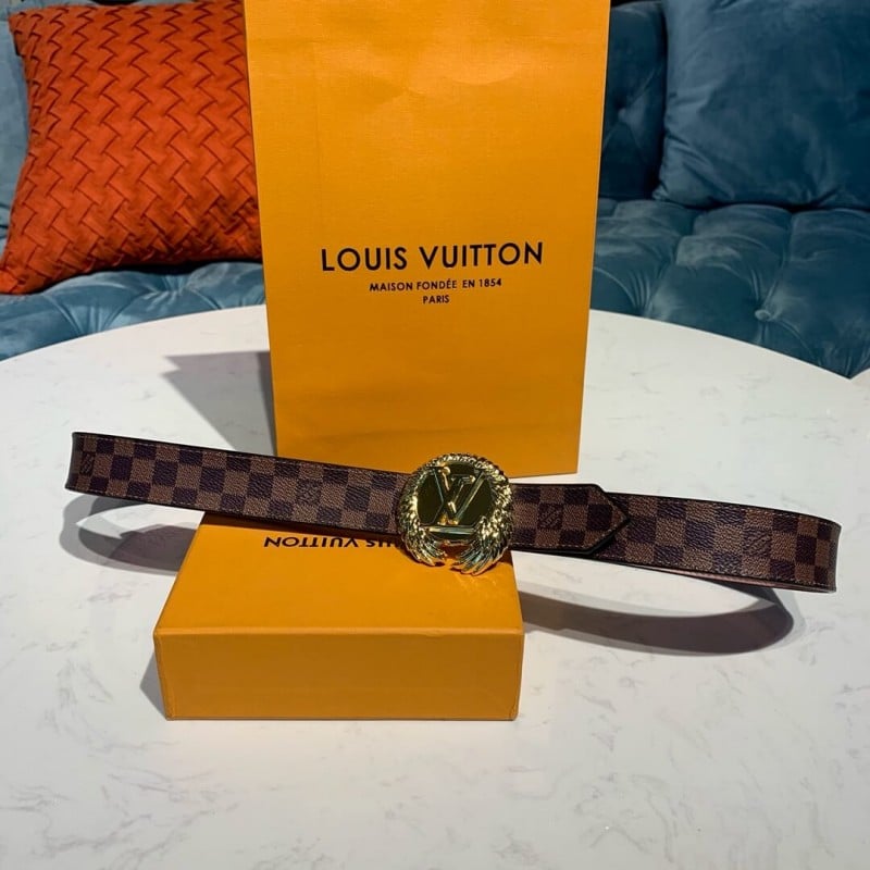 Louis Vuitton 30mm LV Circle Reversible Belt M0111U view 8