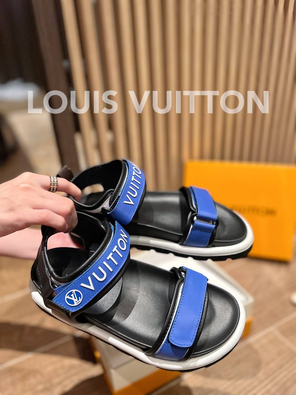 Louis Vuitton Pool Pillow Comfort Sandals Blue 1A9Ocu view 5