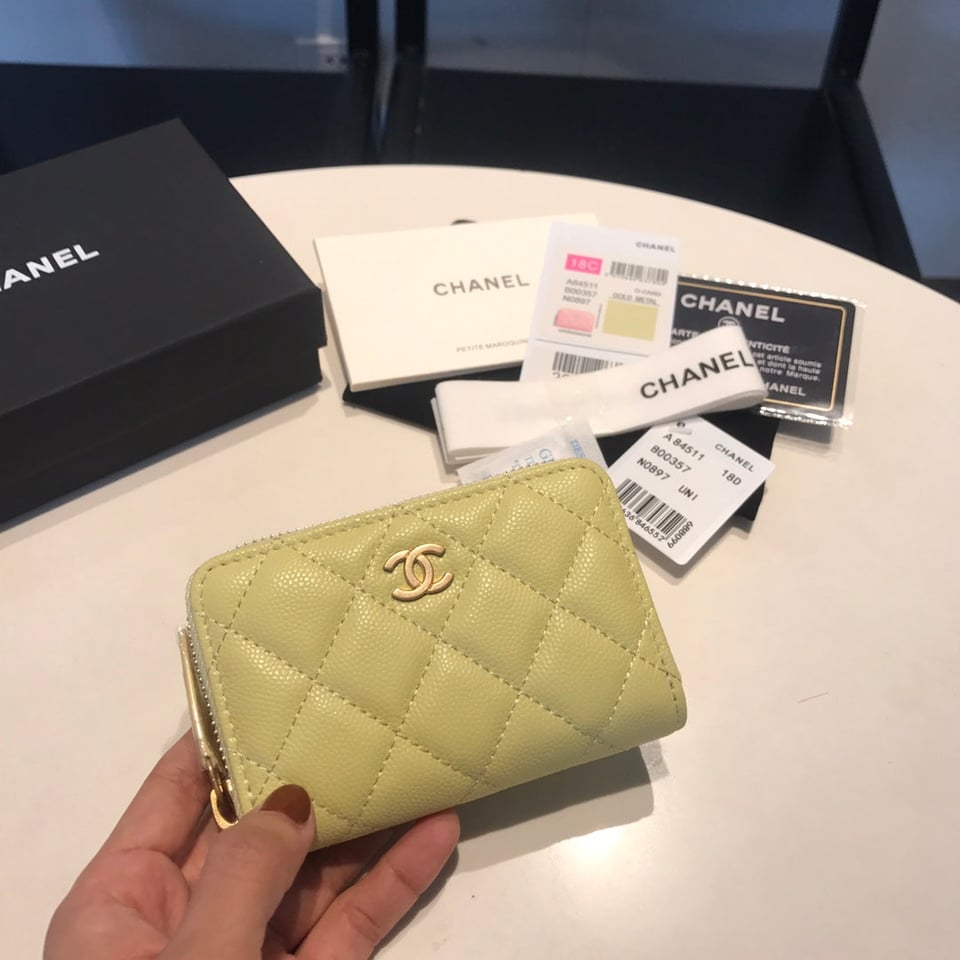 Chanel Zipped Caviar Purse 11 Light Yellow Calfskin Gold Icon