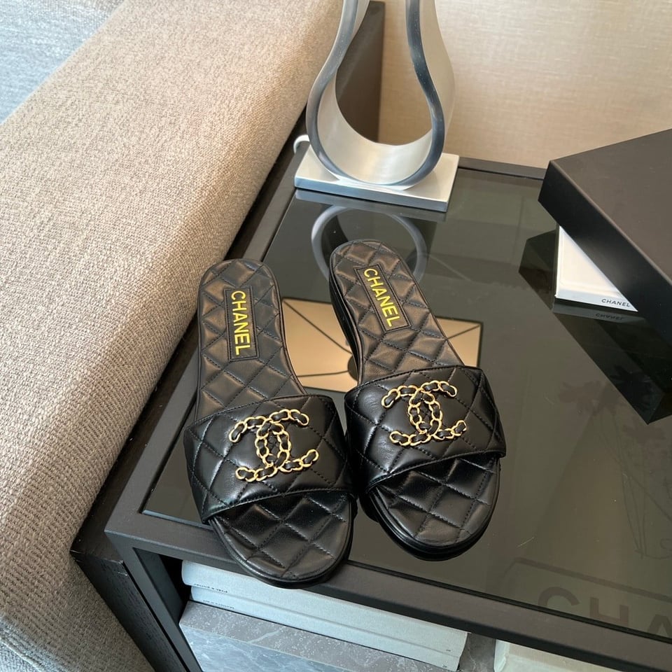 Chanel 23P Quilted Cc Chain Mule Sandal Black G39954 X56940 94305 view 3
