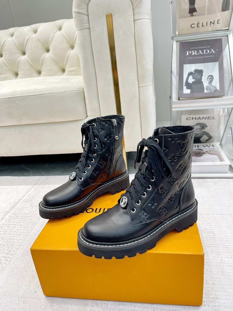 Louis Vuitton Territory Flat Ranger Black 1Abuvn view 9