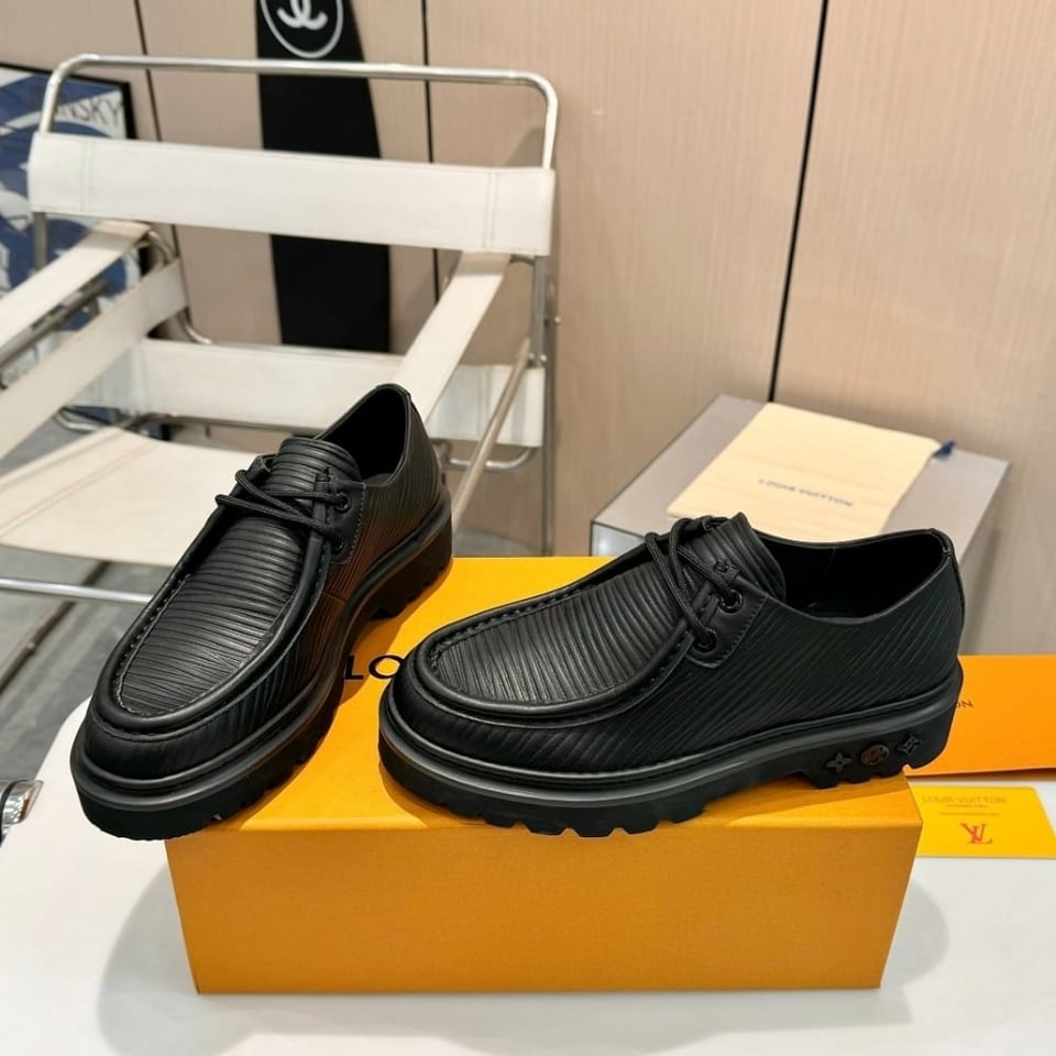 Louis Vuitton Ranger Derby Black 1Ac64U view 6