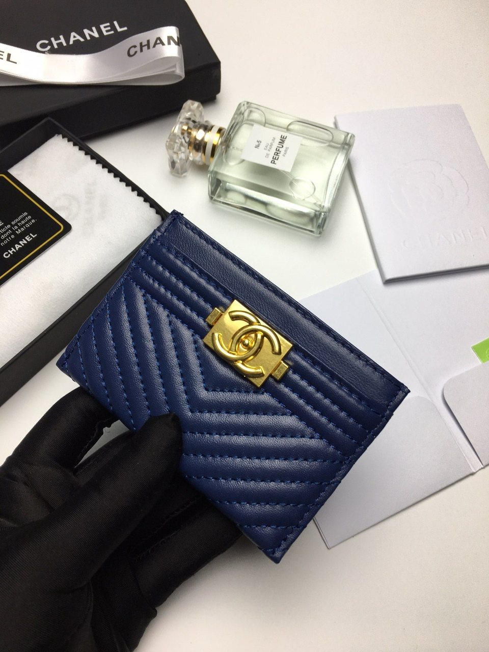 Chanel Line Card Holder 11.2 Navy Calfskin Gold Icon view 3
