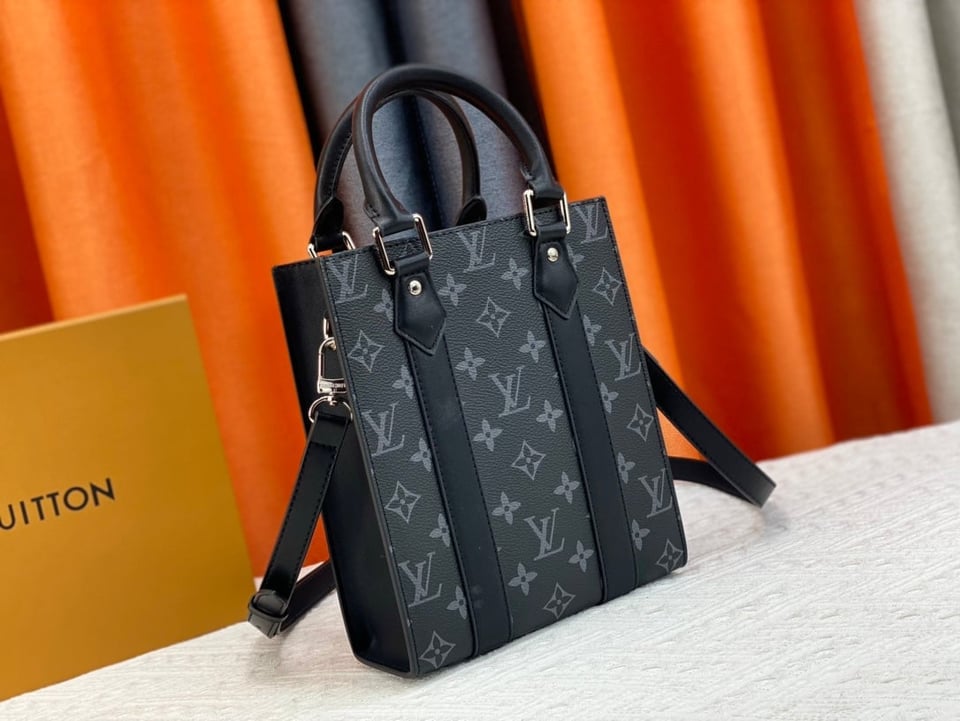 Louis Vuitton Sac Plat Mini Grey And Black Leather 22Cm view 10