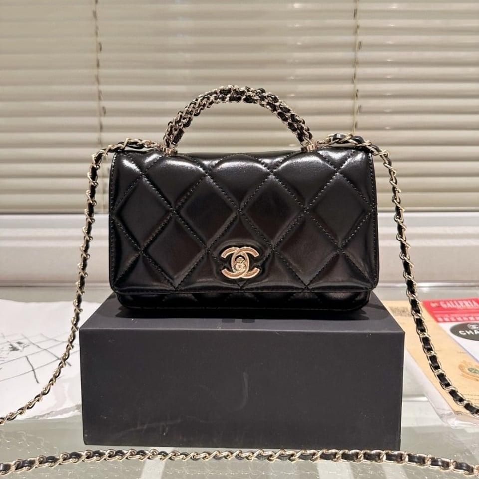 Chanel 24B Metal Twist Woc Black 20Cm/7.8in view 3