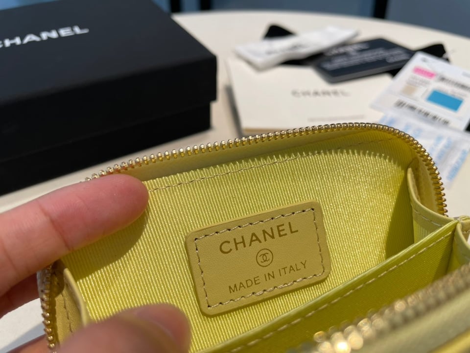 Chanel Zipped Coin Purse 11 Yellow Grained Calfskin view 5