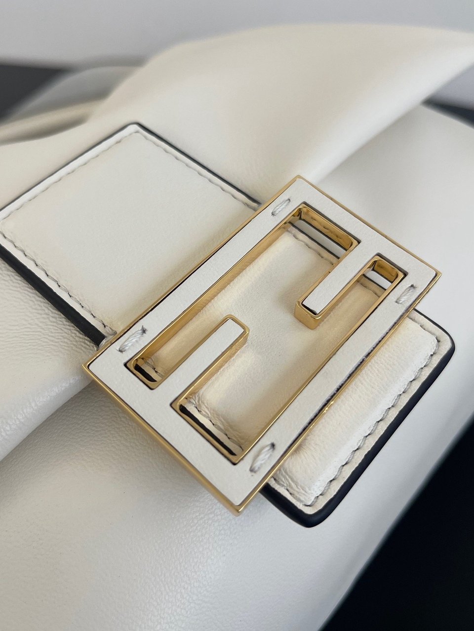 Fendi Mamma Baguette Medium Matcha White Nappa Leather Bag 26.5cm view 6