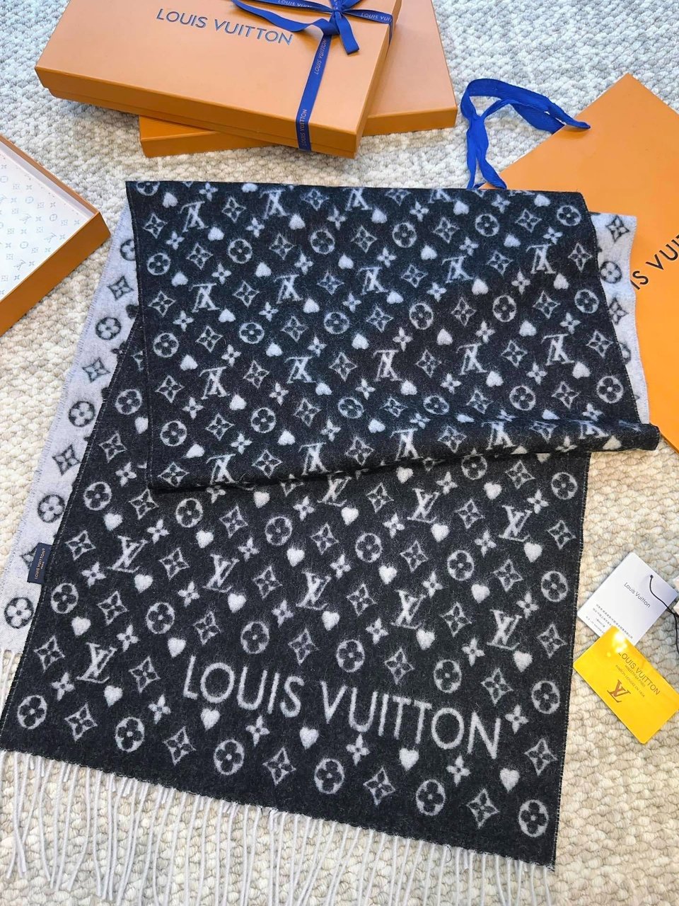 Louis Vuitton Classic Monogram Scarf For Women 200cm view 4