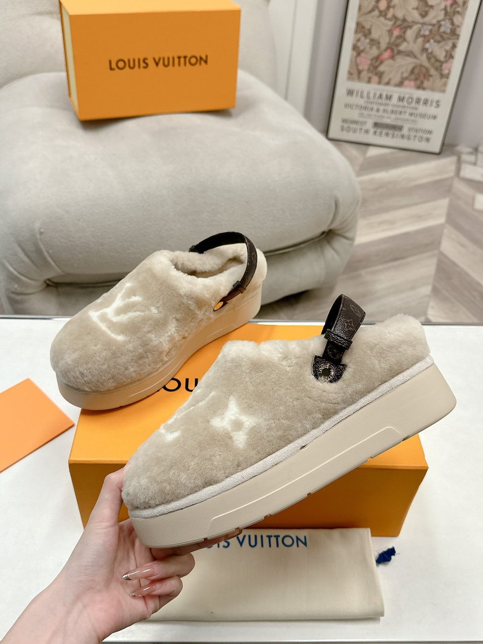 Louis Vuitton Aspen Comfort Clog Light Beige view 5