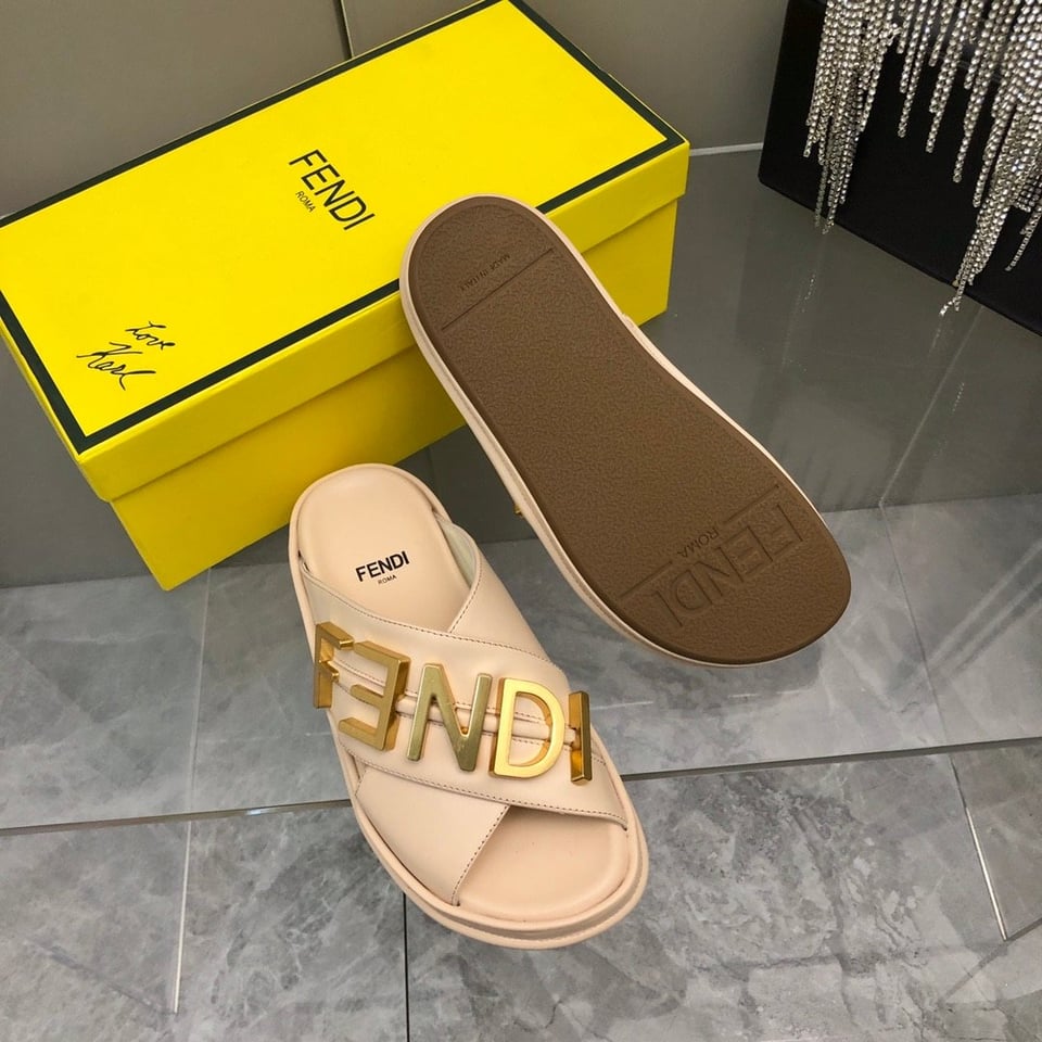Fendi Fendigraphy Leather Slides Light Pink view 6