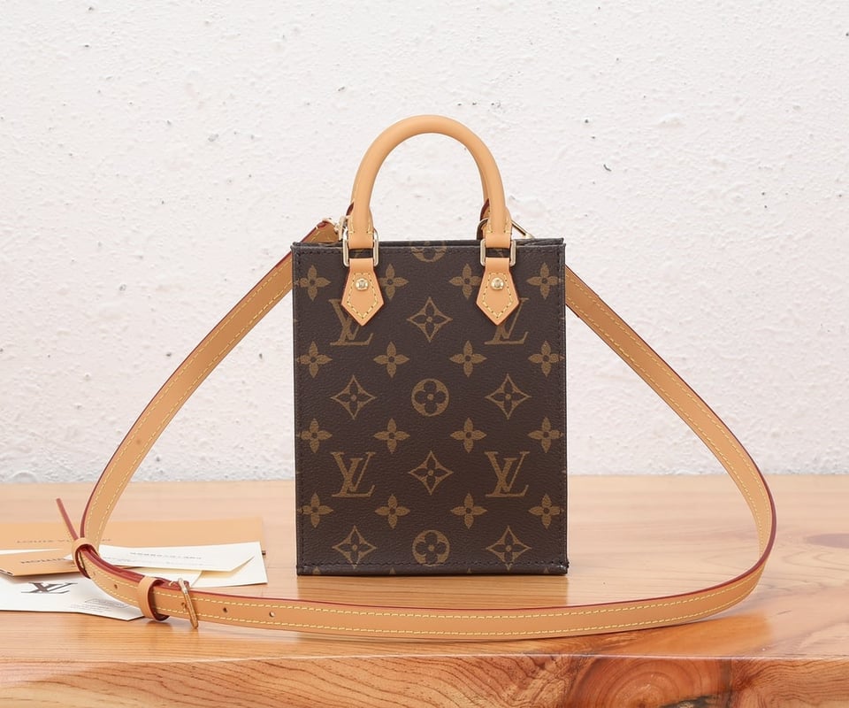Louis Vuitton OnTheGo Tote Mini 17cm/6.7in Monogram Canvas Brown M81266 – Women view 12