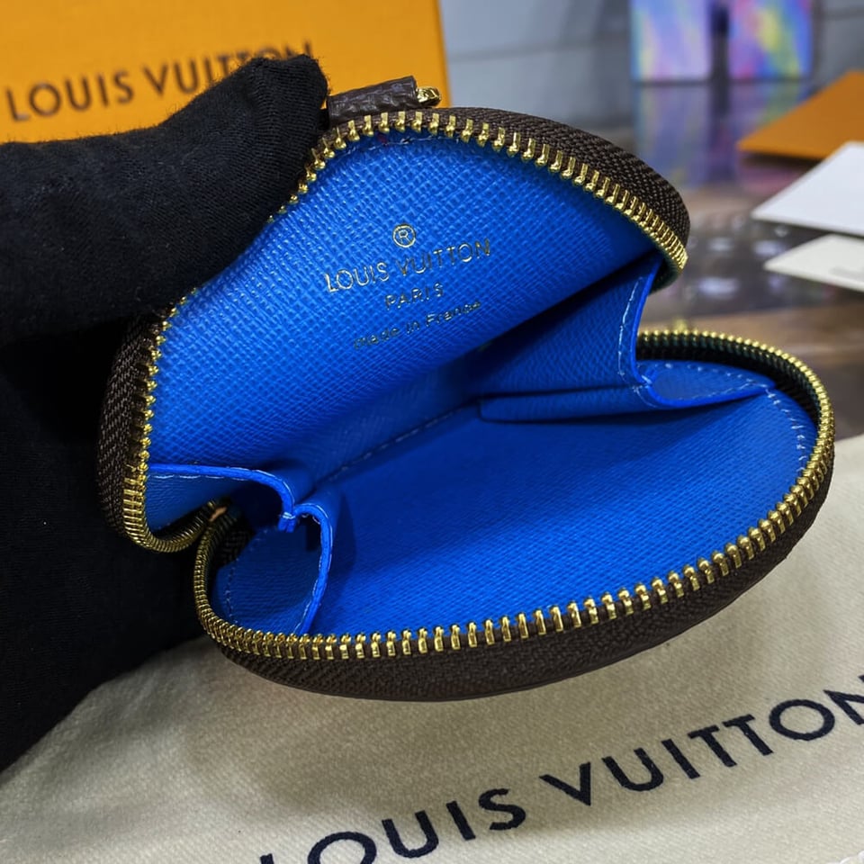 Louis Vuitton Christmas Animation 2022 Round Coin Purse Blue view 11