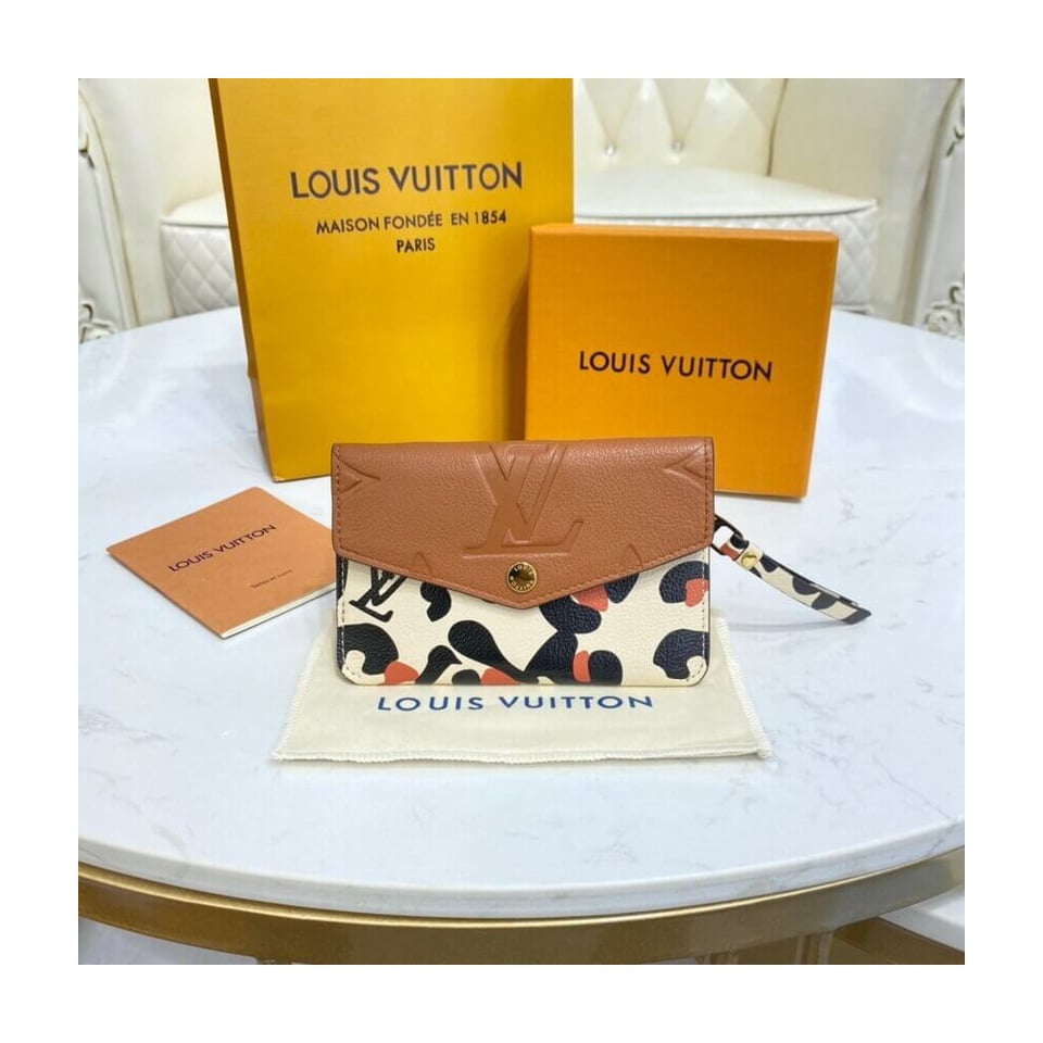 Louis Vuitton Key Pouch Caramel view 3