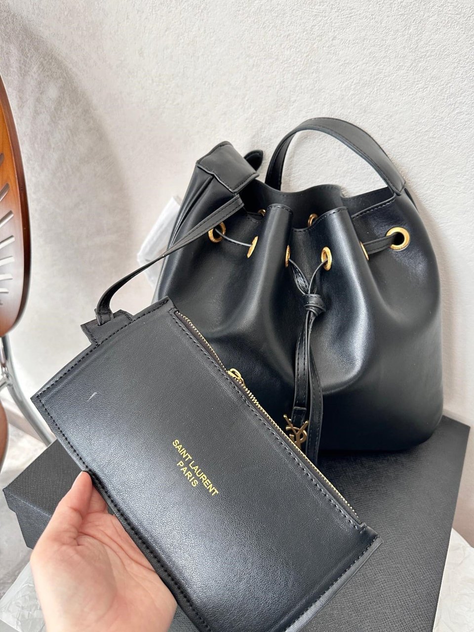 Saint Laurent Paris Vii Flat Hobo Bag In Smooth Leather Bag Black 23Cm view 5