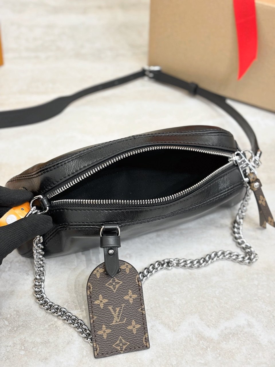 Louis Vuitton Pochette Vibe- Wallets and Small Leather Goods M14544 25cm/ 9.8in view 8