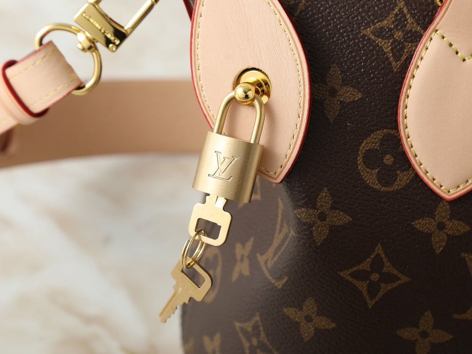 Louis Vuitton Neo Lockit PM M26532 33cm view 5