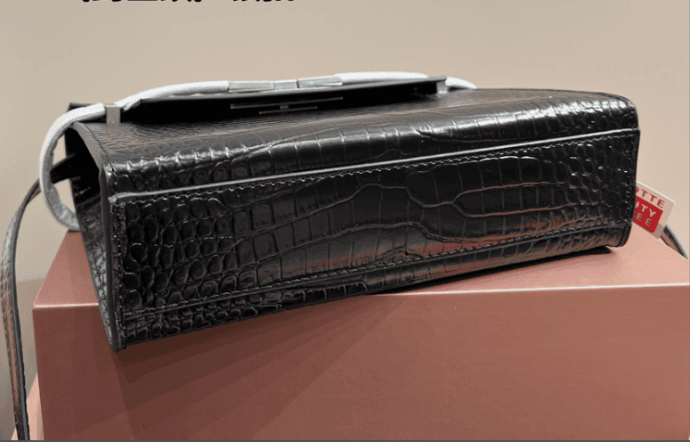 Saint Laurent Manhattan Shoulder Bag In Crocodile Embossed Shiny Black Silver 25Cm view 3