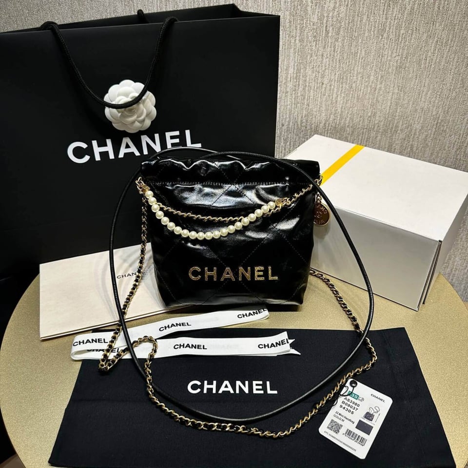 Chanel 22 Mini Bag Shiny Crumpled Calfskin with Pearl Chain view 7