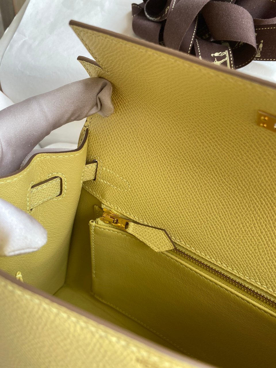 Hermes Kelly 25 Bag In Pastel Yellow Epsom Leather For Women 25cm/10in view 3