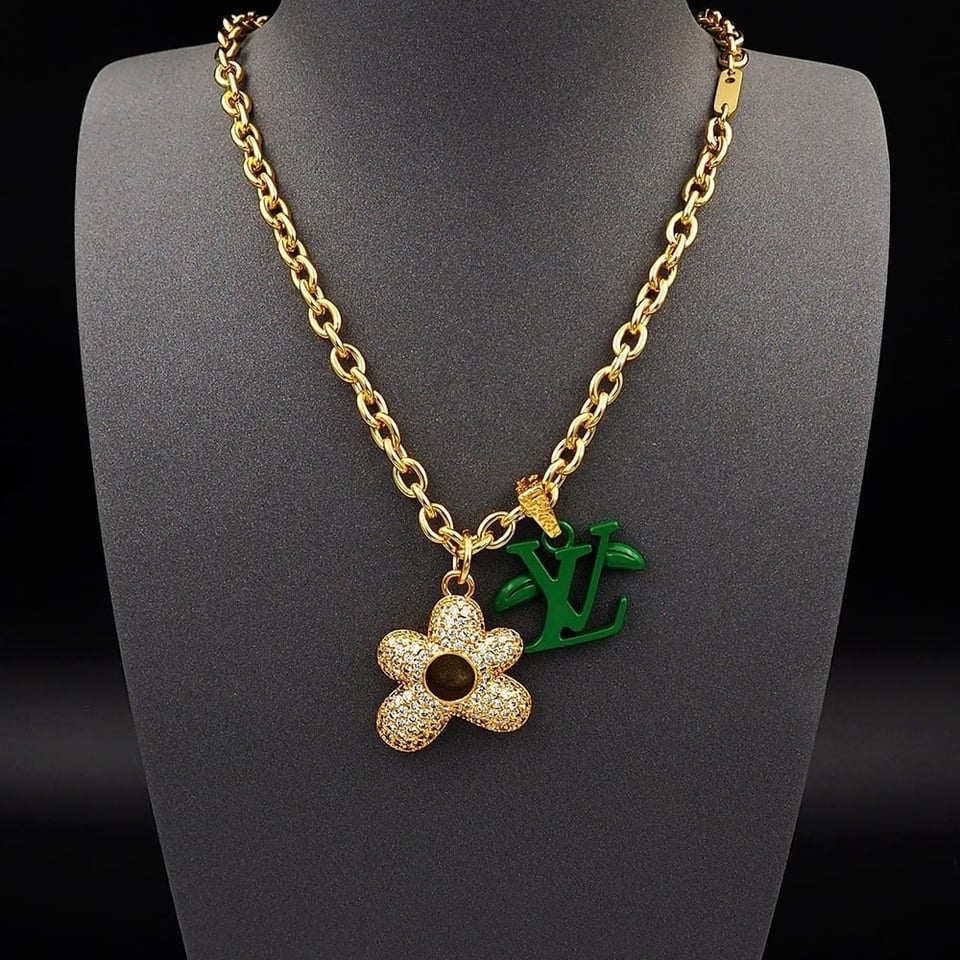 Louis Vuitton Lv Blooming Necklace Gold With Green M01867 view 2