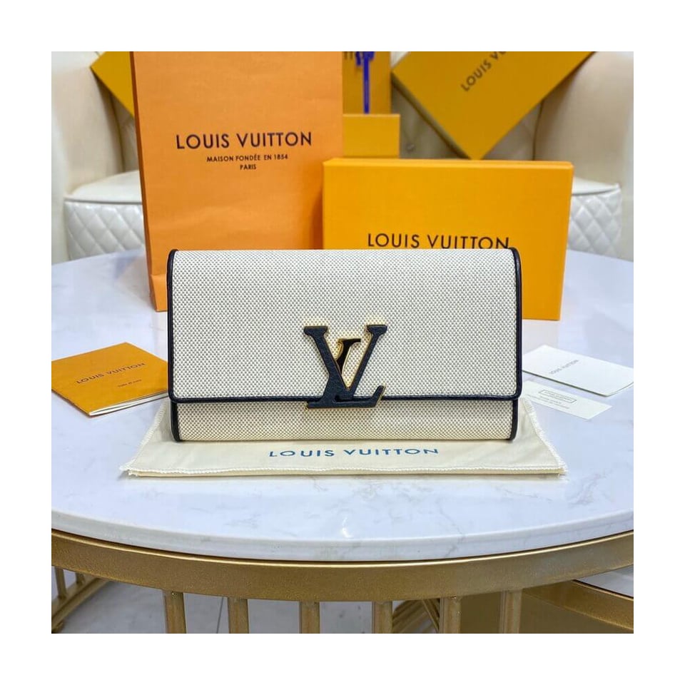 Louis Vuitton Capucines Wallet view 3