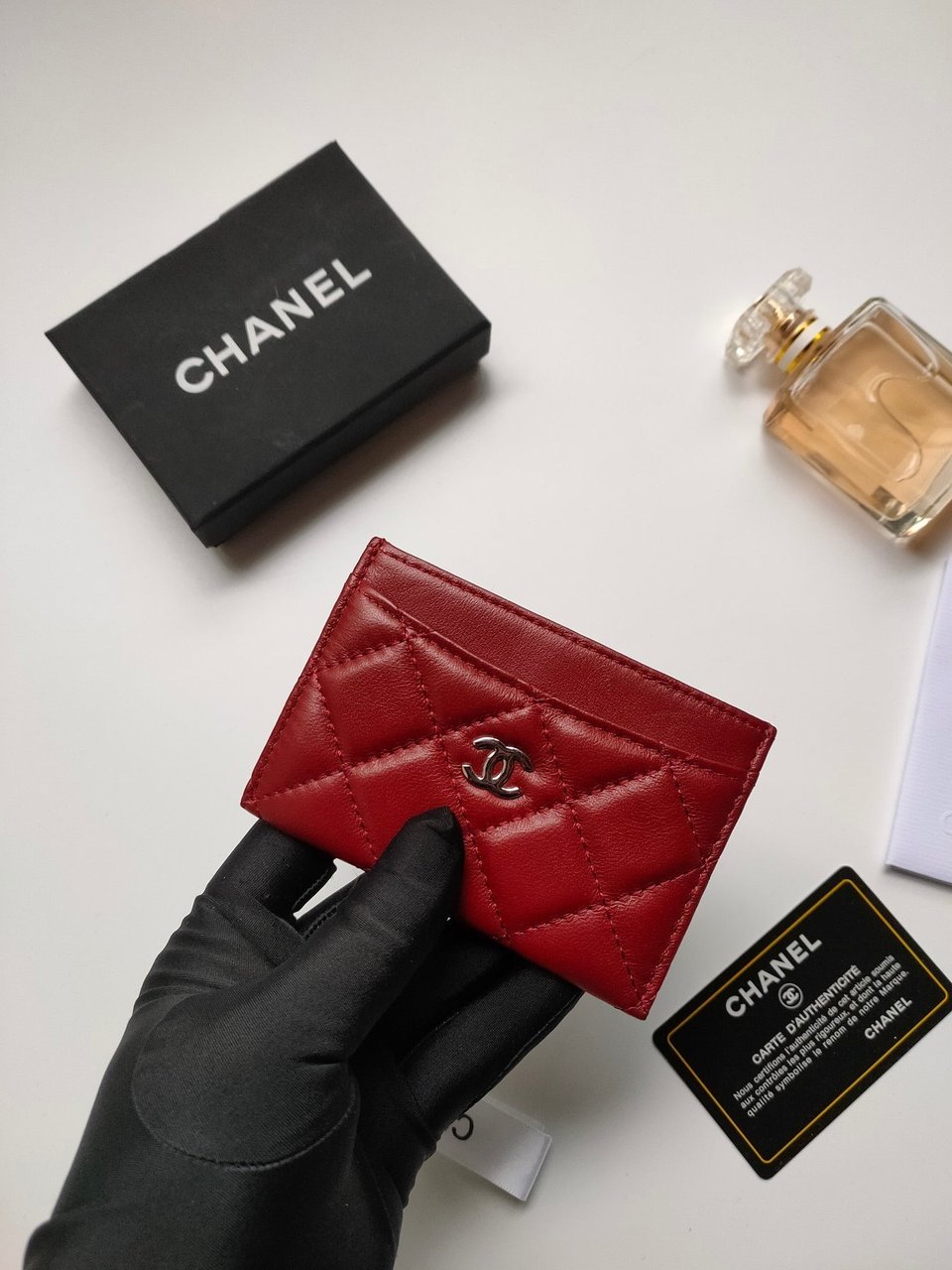 Chanel Card Holder 11.2 Crimson Calfskin Gold Icon view 4