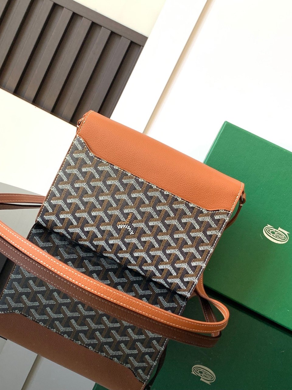 Goyard Chypre Wallet-Pouch 21 Cm Black Goyardine Canvas And Tan Calfskin view 9