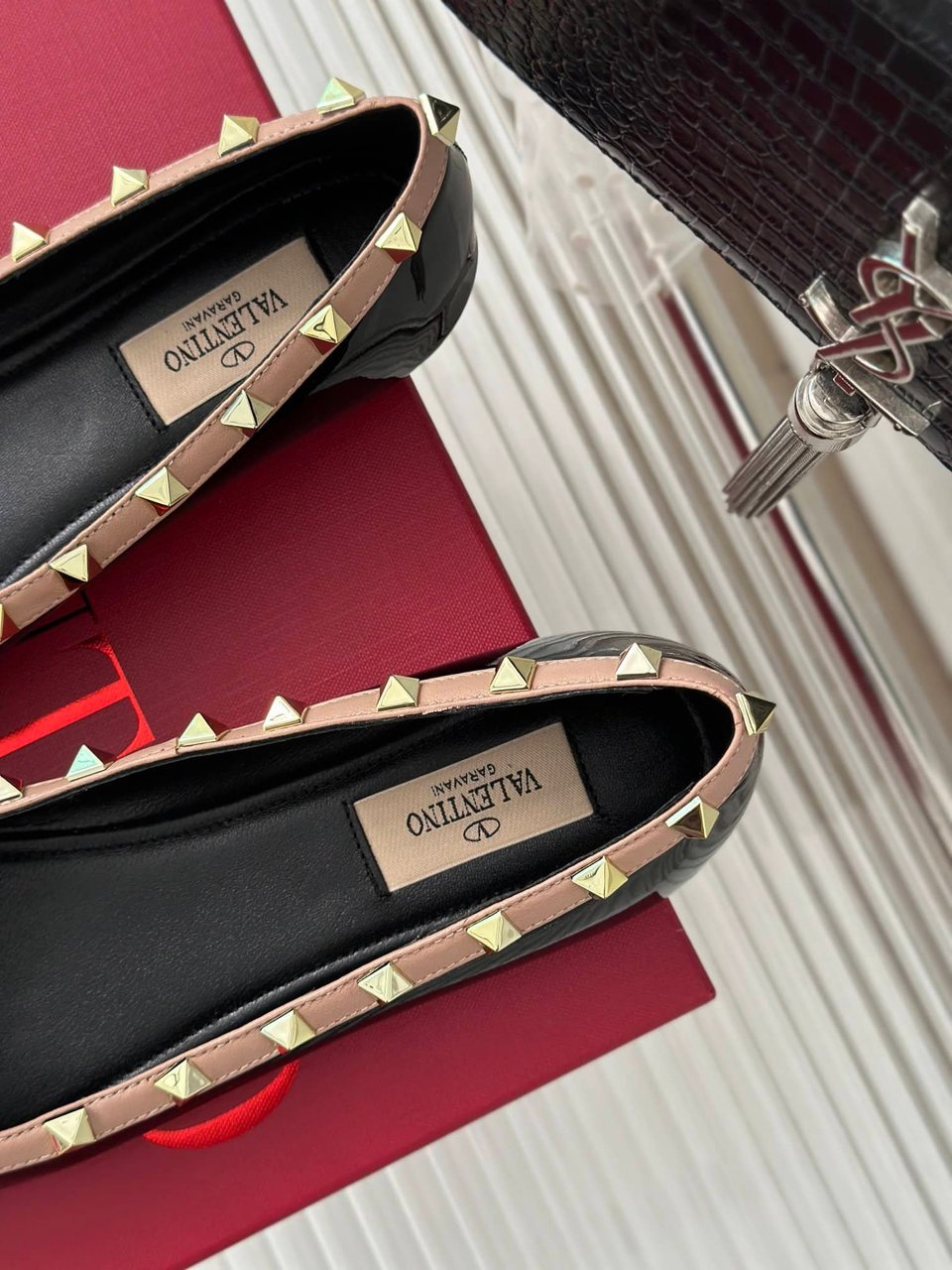 Valentino Garavani Rockstud Patent Leather Ballerina Black 3W2S0Hq5Vnw N71 view 4