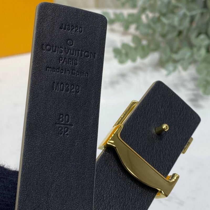 Louis Vuitton LV Iconic 30mm Reversible Belt M0328V view 10