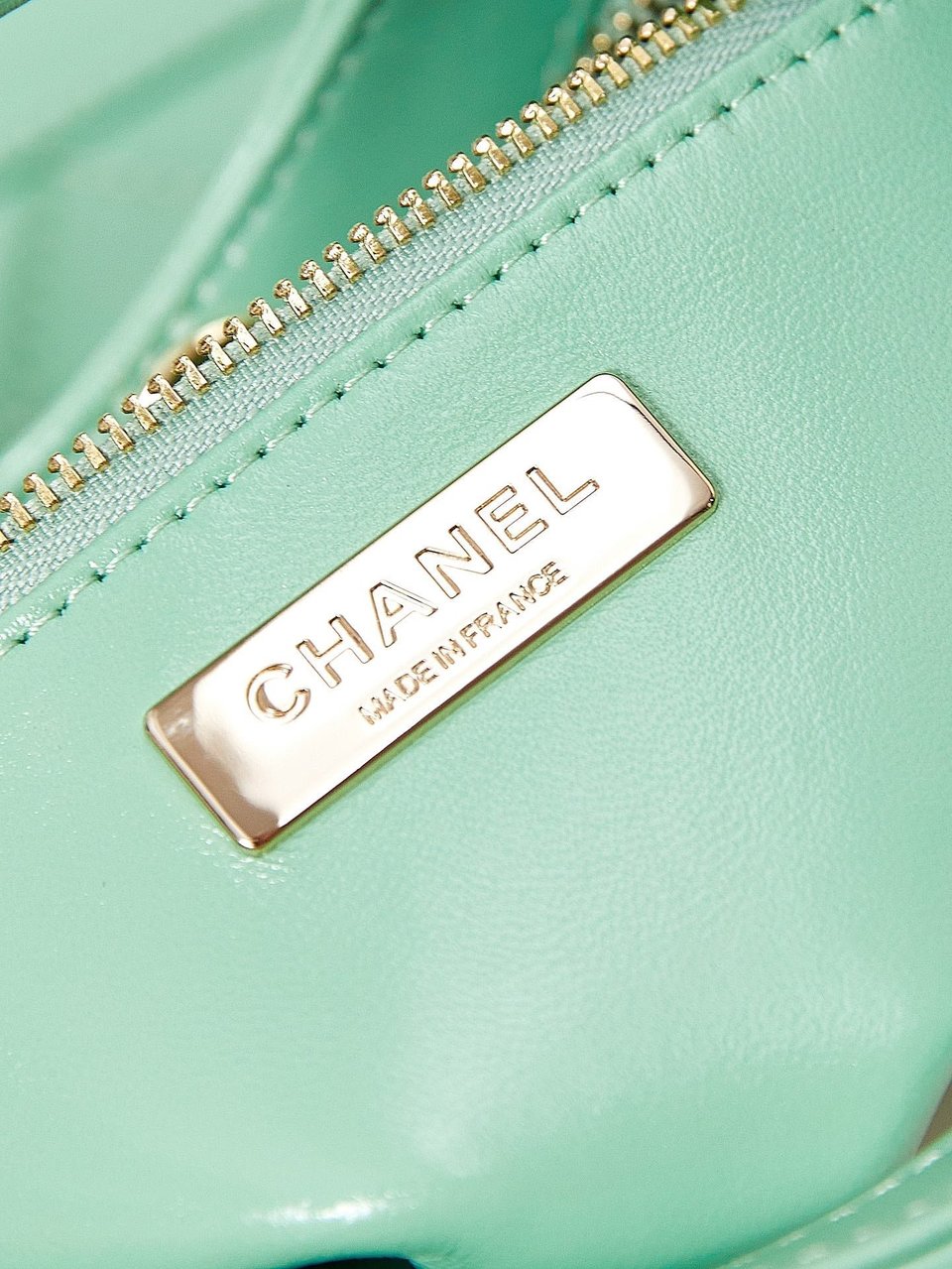 Chanel 24S31 Mini Shopping Bag 22Cm Light Green Lambskin Gold Hardware view 9