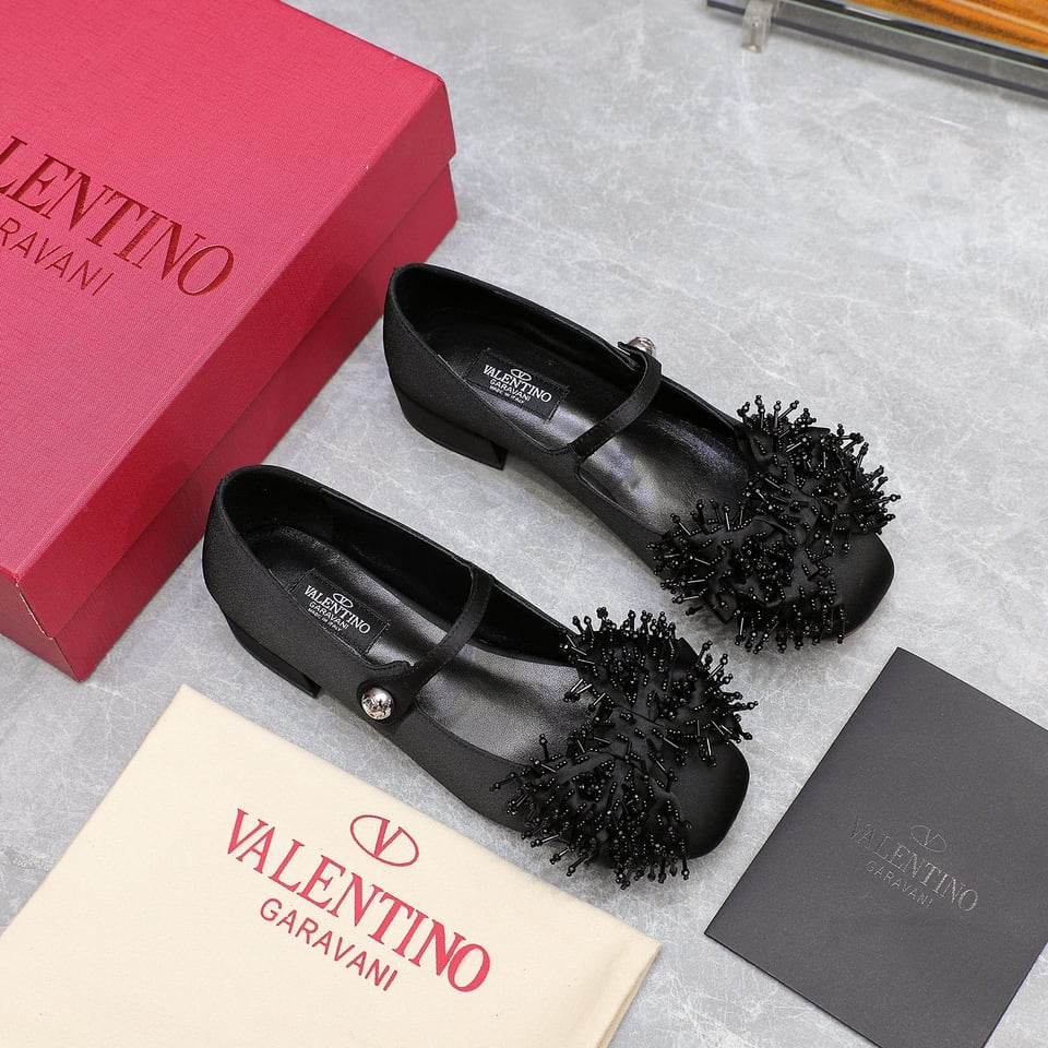 Valentino Garavani Bowjane Black 5W0S0Ki3Puf 0No view 6