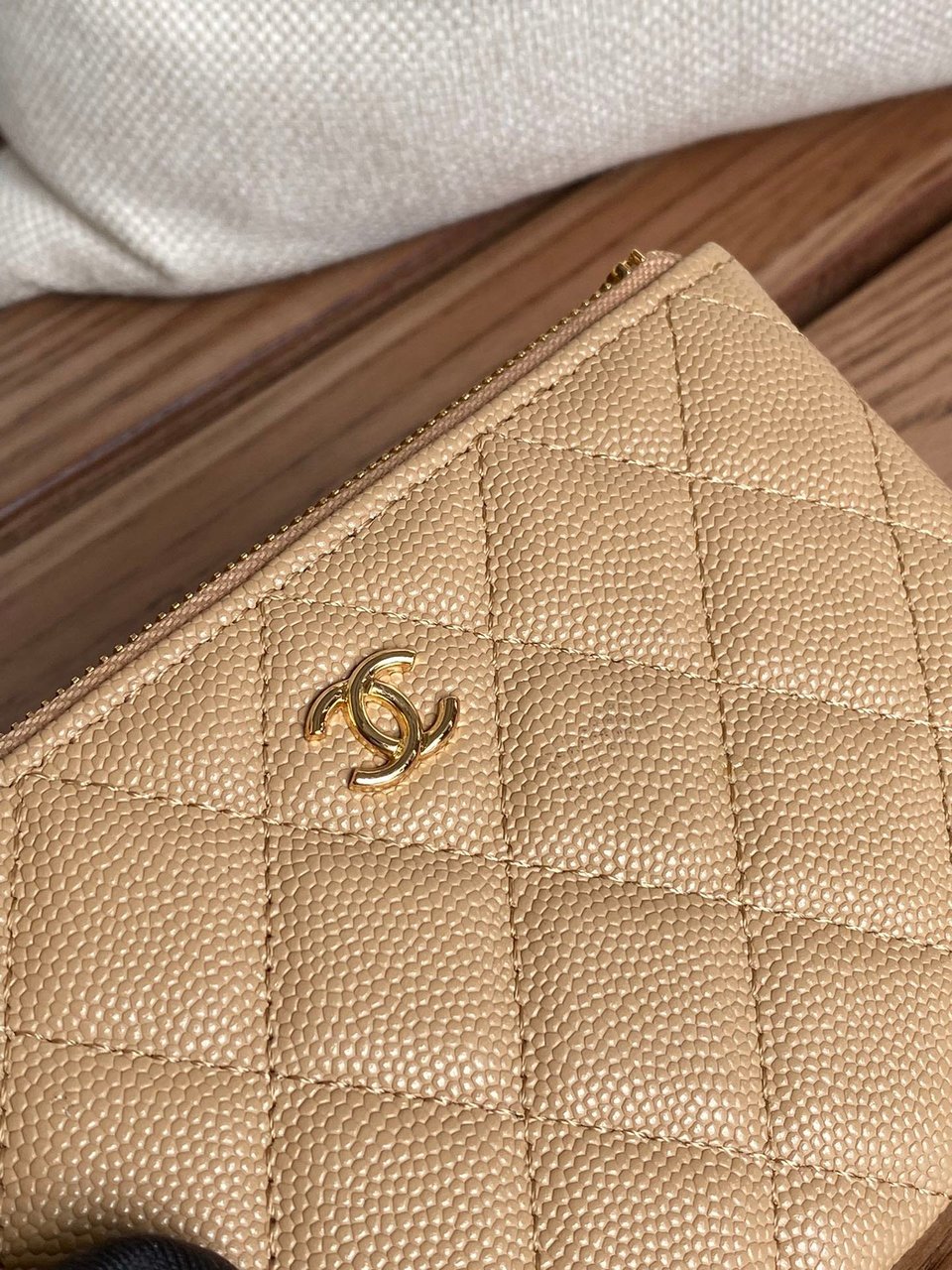 Chanel Zipped Wallet 15 Beige Caviar Gold Hardware view 6