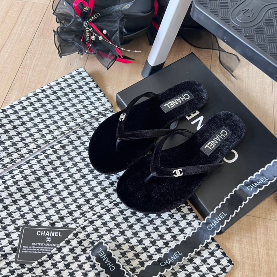 Chanel Thongs Slipper Velvet In Black G45716 B16716 94305 view 4