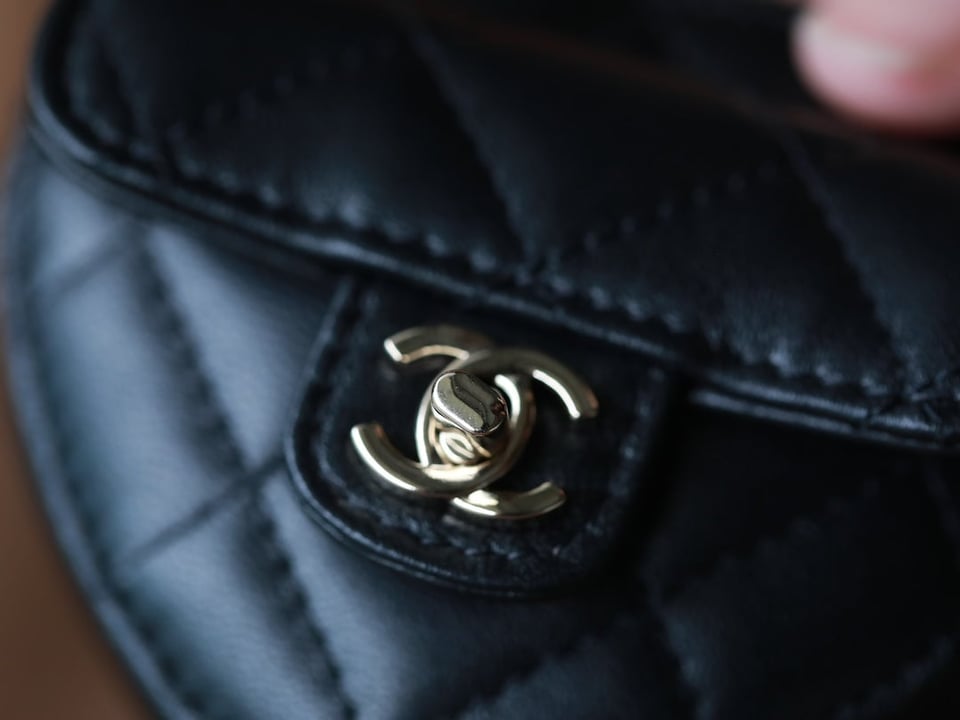 Chanel Heart Coin Purse 8.5 Black Calfskin view 4