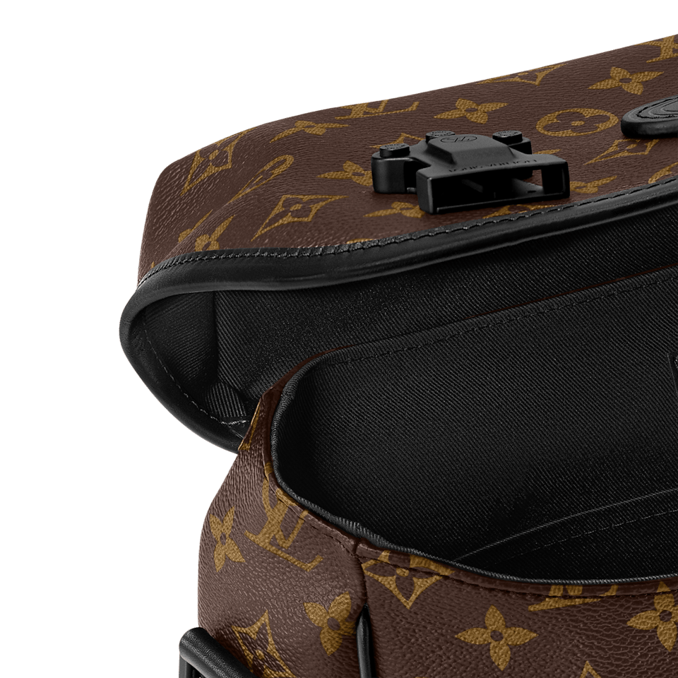 Louis Vuitton Lv Trail Messenger M46972 view 4