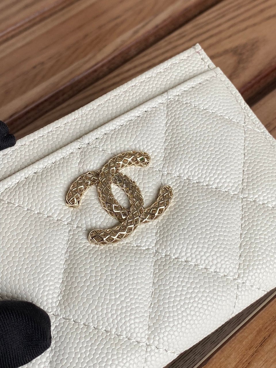 Chanel Card Holder 10Cm White Caviar view 7
