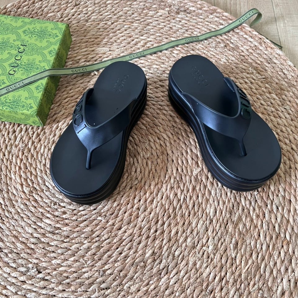Gucci Tarifa Rubber Platform Flip Flops Black view 10